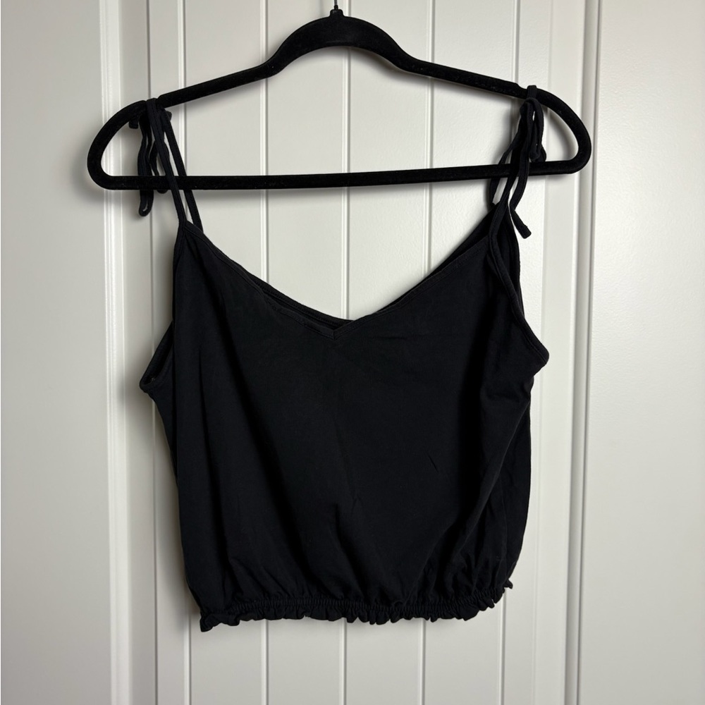 Forever 21 Black Tie-Shoulder Cropped Camisole Top